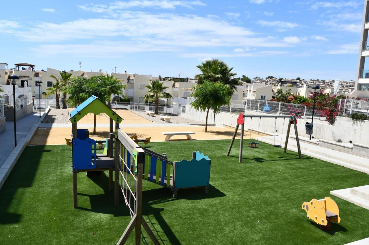 Luxurious Flat & Private Rooftop In Villamartin Orihuela Costa Dehesa de Campoamor  Bagian luar foto