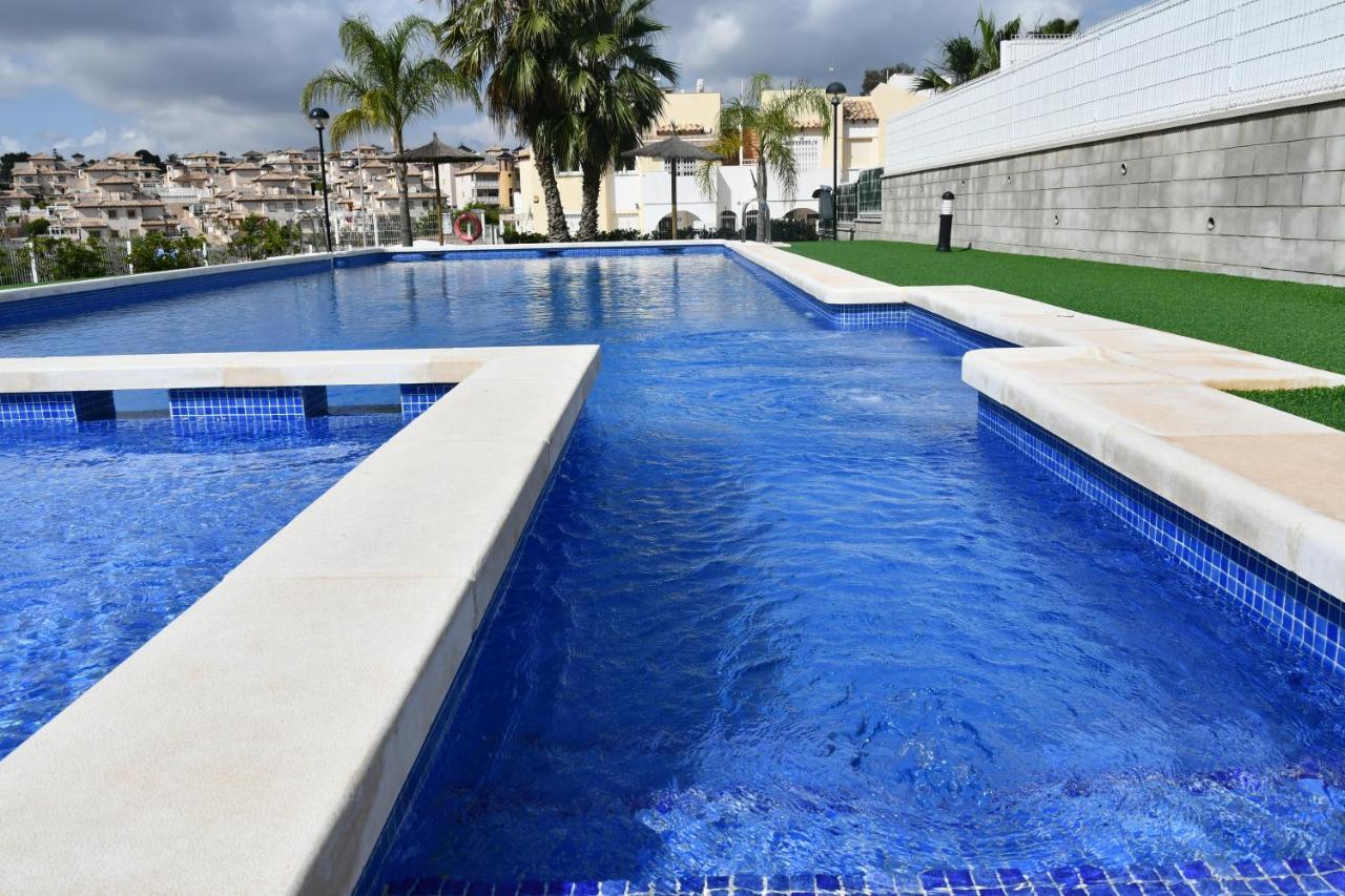 Luxurious Flat & Private Rooftop In Villamartin Orihuela Costa Dehesa de Campoamor  Bagian luar foto